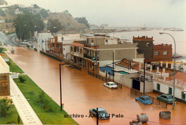 Lee más sobre el artículo Se cumplen 31 año del fatídico Domingo 26 de Noviembre de 1989, cuando las lluvias arrasaron parte de nuestro barrio