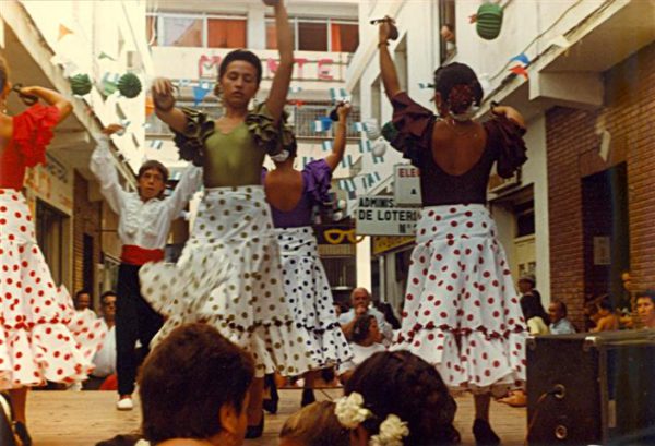 Lee más sobre el artículo Cultura. Azahares, grupo de baile, formado en los talleres. 1990-1993