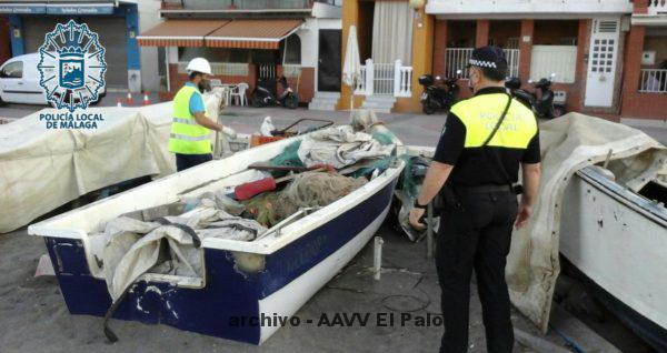 Lee más sobre el artículo Retiran 13 barcas varadas en playas de El Palo