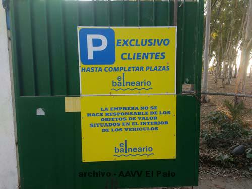 Lee más sobre el artículo Integrantes de la plataforma por la Defensa de los Baños del Carmen denuncian que el terreno que el restaurante de El Balneario ha convertido en parking privado para sus clientes “no tiene autorización” para este uso